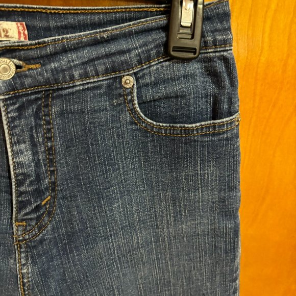Levi’s Perfectly Slimming Bootcut 512 Jeans Size 6M - Picture 5 of 16
